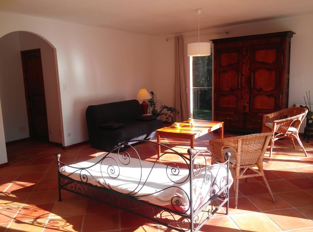 Villa Entre Nîmes et Arles à Bellegarde  Extérieur photo
