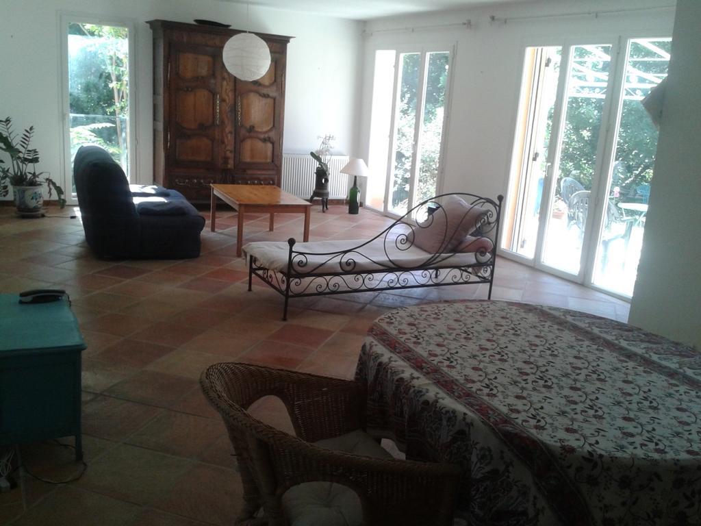 Villa Entre Nîmes et Arles à Bellegarde  Extérieur photo