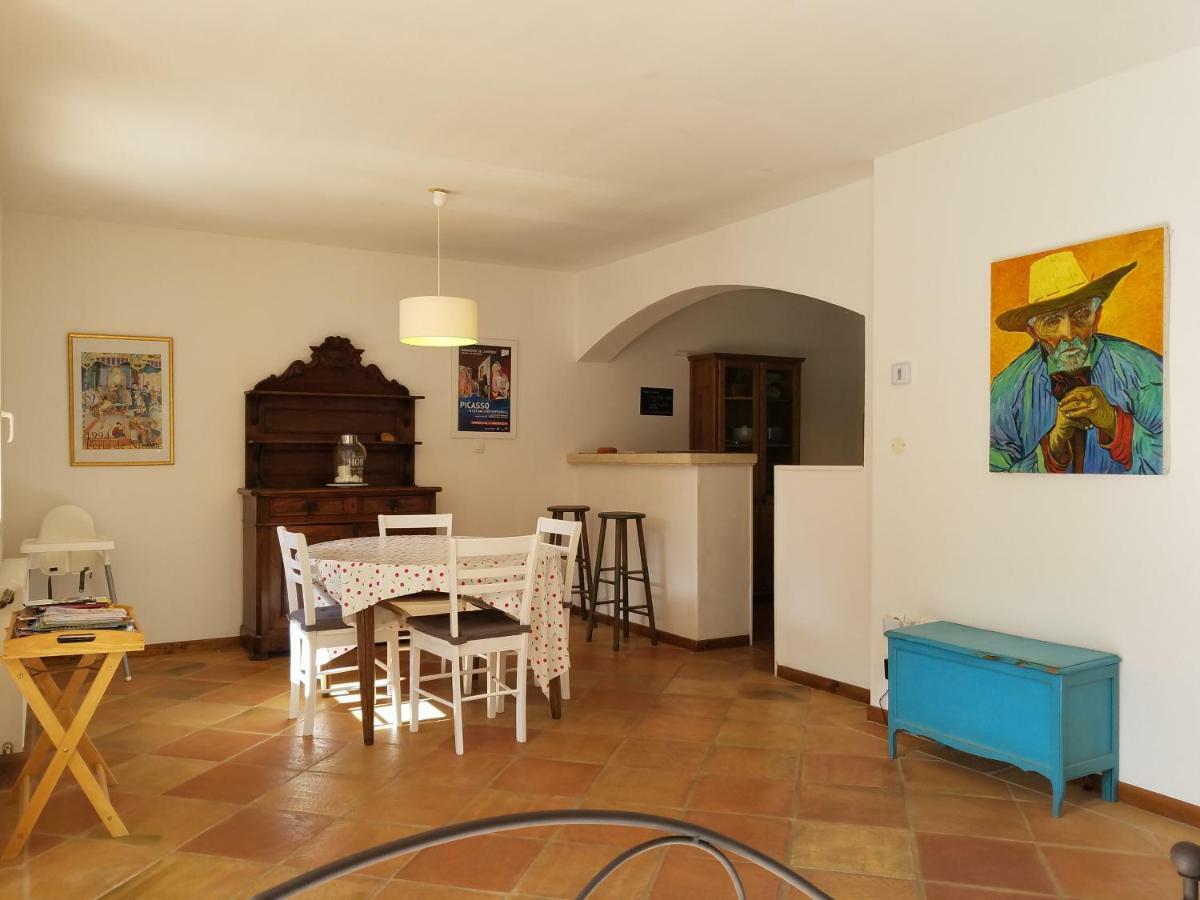 Villa Entre Nîmes et Arles à Bellegarde  Extérieur photo
