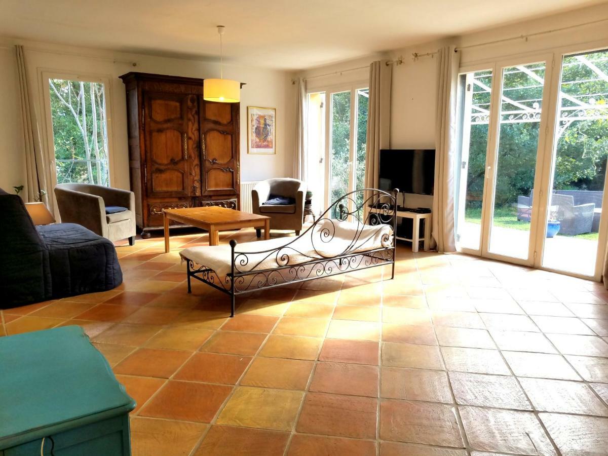 Villa Entre Nîmes et Arles à Bellegarde  Extérieur photo